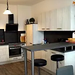 24 Modern & Gemuetlich