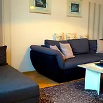 24 Modern & Gemuetlich