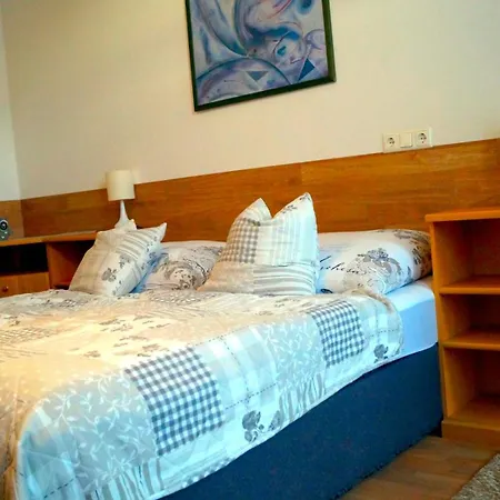 24 Modern & Gemuetlich Apartment *